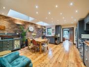 5 bedroom end of terrace house for sale