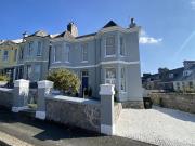 5 bedroom end of terrace house for sale