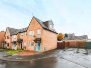 5 bedroom end of terrace house for sale