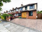 5 bedroom end of terrace house for sale