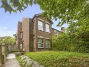 5 bedroom end of terrace house for sale