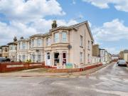 5 bedroom end of terrace house for sale