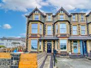 5 bedroom end of terrace house for sale