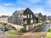 5 bedroom end of terrace house for sale