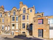 5 bedroom end of terrace house for sale