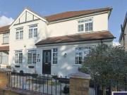 5 Bedroom End Of Terrace House For Sale In Cheshunt
