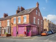 5 bedroom end of terrace house for sale in Huntington...