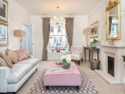 5 bedroom end of terrace house for sale in Lunar...