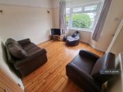 5 bedroom end of terrace house to rent