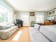 5 bedroom end of terrace house to rent