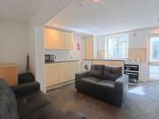 5 bedroom end of terrace house to rent