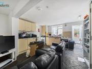 5 bedroom end of terrace house to rent