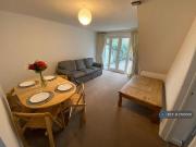 5 bedroom end of terrace house to rent