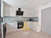 5 bedroom end of terrace house to rent