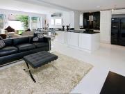 5 bedroom end of terrace house to rent