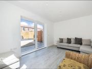 5 bedroom end of terrace house to rent