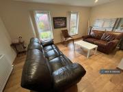 5 bedroom end of terrace house to rent