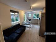 5 bedroom end of terrace house to rent