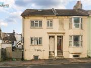 5 bedroom end of terrace house to rent