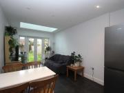 5 bedroom end of terrace house to rent