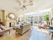 5 bedroom end of terrace house to rent