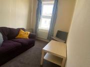 5 bedroom end of terrace house to rent