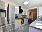 5 bedroom end of terrace house to rent