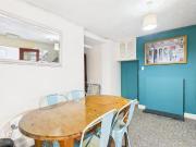 5 bedroom end of terrace house to rent