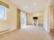 5 bedroom farmhouse in rural setting with off road...