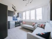 5 bedroom flat for sale