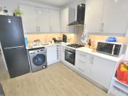 5 Bedroom Flat House to Rent