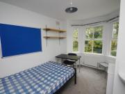 5 bedroom Flat To Let