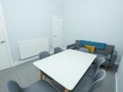 5 bedroom Flat To Let