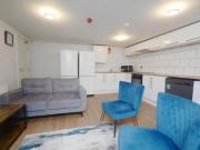 5 bedroom Flat To Let