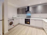 5 bedroom flat to rent