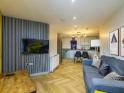 5 bedroom flat to rent