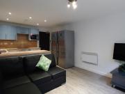 5 bedroom flat to rent