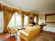 5 bedroom flat to rent