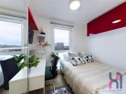 5 bedroom flat to rent