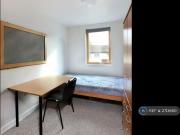 5 bedroom flat to rent