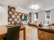 5 bedroom flat to rent