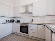 5 bedroom flat to rent