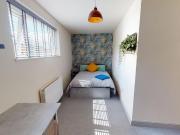5 bedroom flat to rent