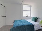 5 bedroom flat to rent