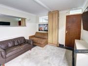 5 bedroom flat to rent