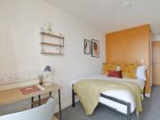 5 bedroom flat to rent
