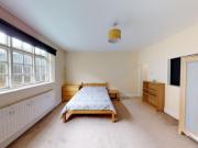5 bedroom flat to rent