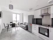 5 bedroom ground floor flat for rent in West Street,...