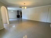 5 Bedroom Home Hillvue, Near Longyard Golf Course