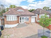 5 Bedroom House Chigwell Essex 90384486